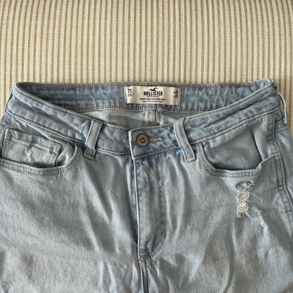 Hollister curvy high rise mom jeans